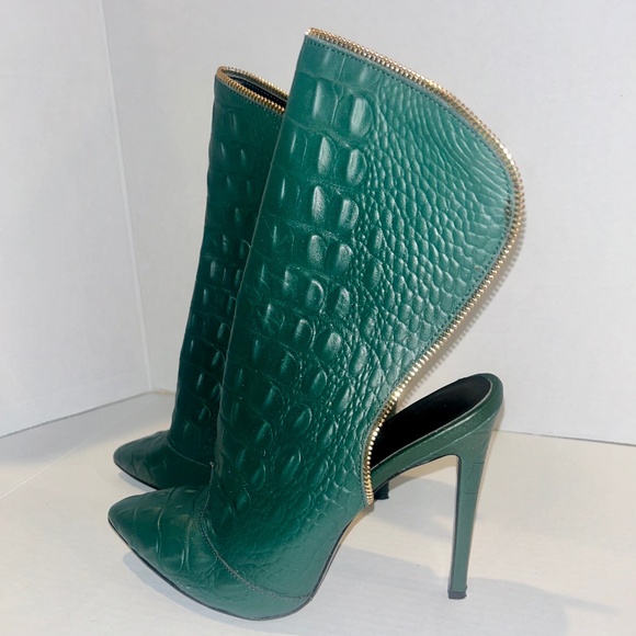 Jennifer Le Boots - Picture 1 of 4